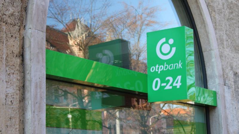 Duplán terhelte meg a magyar nagybank a vásárlások összegét, ami sokakat érinthet a hibás tranzakció miatt.