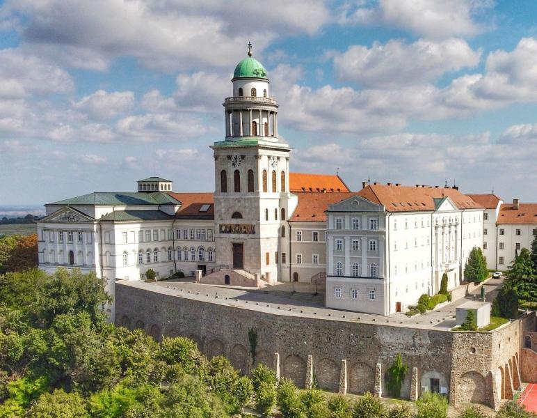 Pannonhalma – a megújulás és a lelki béke oázisa.