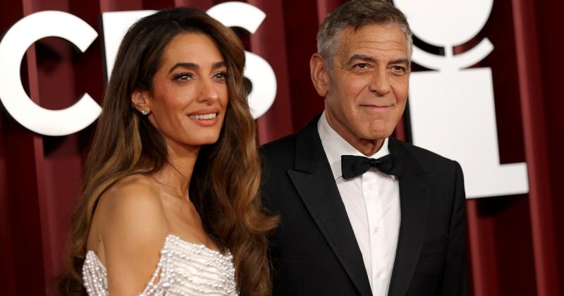 Amal Clooney egy elbűvölő hercegnő benyomását keltette a gyönyörű gyöngyökkel ékesített estélyijében. A gála során, a varázslatos pillanatok közepette, még egy kedves csókot is küldött George Clooney-nak, ezzel megörökítve a szeretet és elegancia tökélete