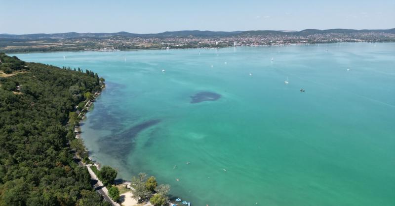 Sürgős beavatkozás a Balaton partján – a projekt várható költsége 1,5 milliárd forint, és hamarosan megkezdődik!