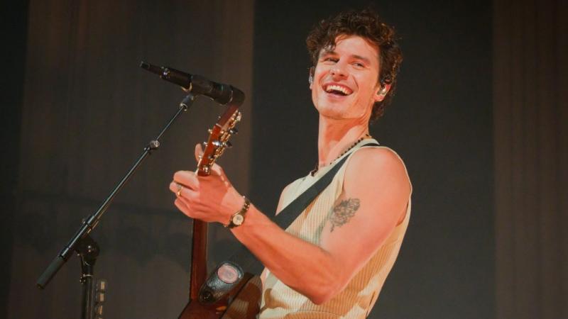 Shawn Mendes különleges üzenetet küldött, miután megérkezett Budapestre. A város varázslatos atmoszférája és a rajongók lelkesedése lenyűgözte, és izgatottan várja, hogy megossza a zenéjét a magyar közönséggel.