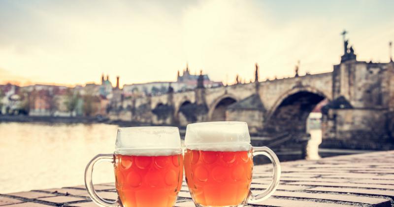 Fedezz fel 7 különleges európai várost, ahol a legfinomabb söröket élvezheted anélkül, hogy a tömeg elnyelne, mint az Oktoberfesten! Itt a sörkultúra és a helyi ízek találkoznak, miközben autentikus atmoszférában kóstolhatod meg a legjobb italokat. Készül