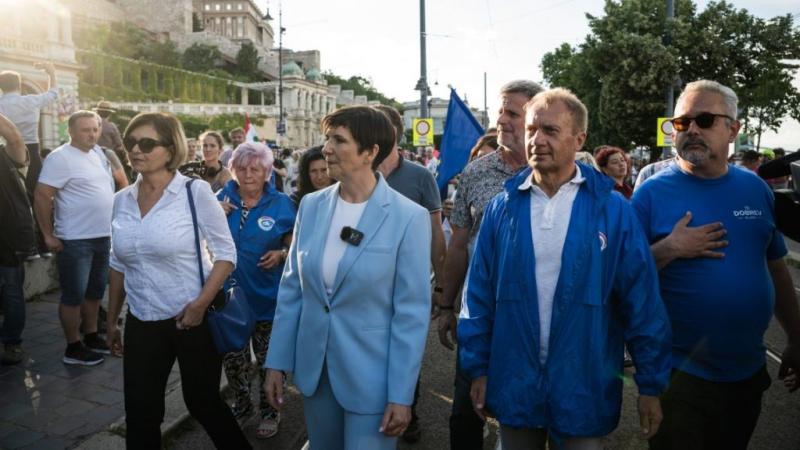 Parlamenti vitanapot tartanak a gyermekvédelem válságos helyzetéről | 24.hu