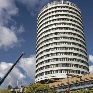 A Körszálló telke évszázados tragédia nyomait hordozza, melyek a bontás árnyékában is élénken élnek.